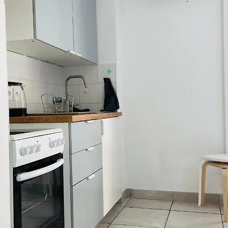Avec Garage A Apartment