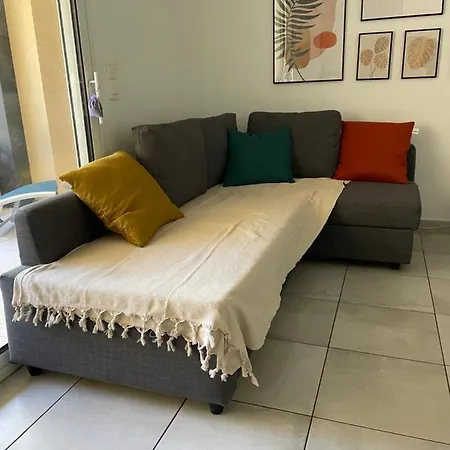 Avec Garage A Apartment *