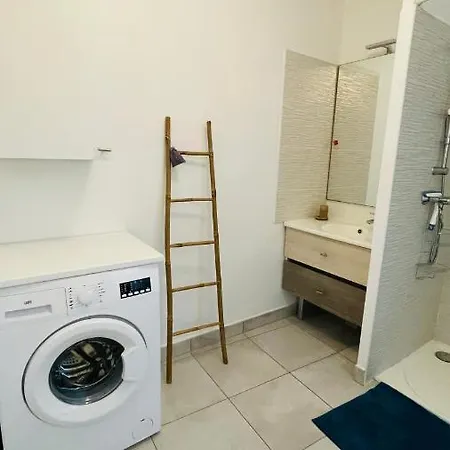 Apartment Avec Garage A Meze
